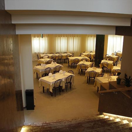 Hotel La Rosa Dei Venti Monte San Giusto Exteriör bild