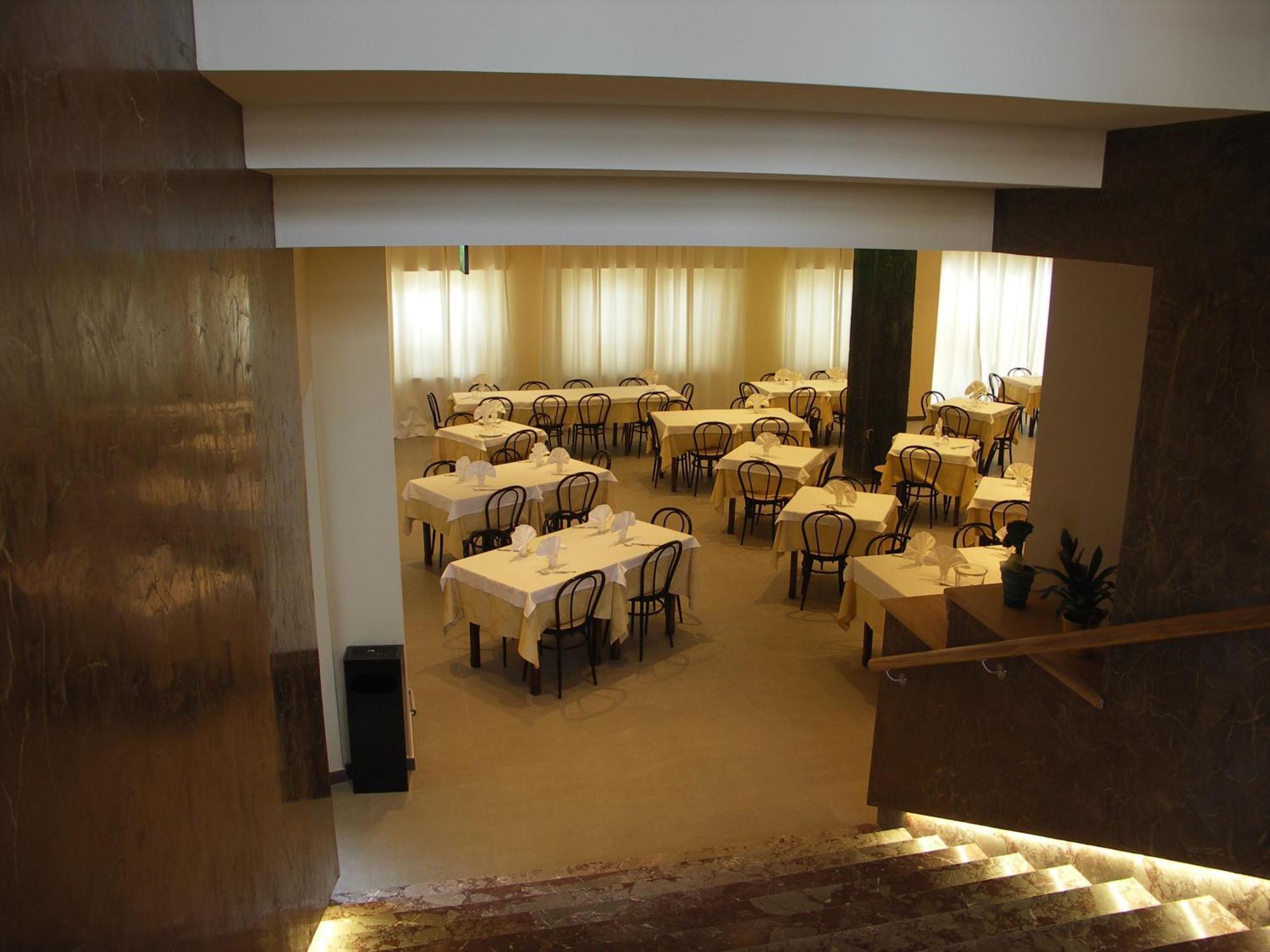 Hotel La Rosa Dei Venti Monte San Giusto Exteriör bild