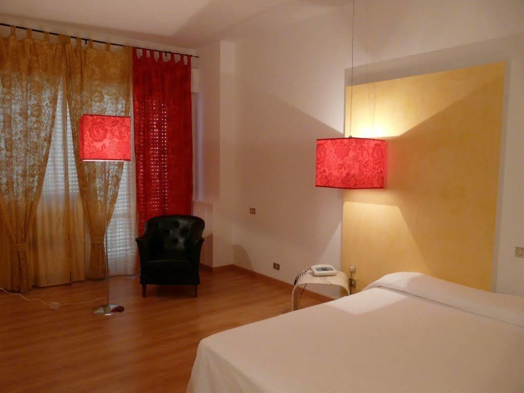 Hotel La Rosa Dei Venti Monte San Giusto Exteriör bild